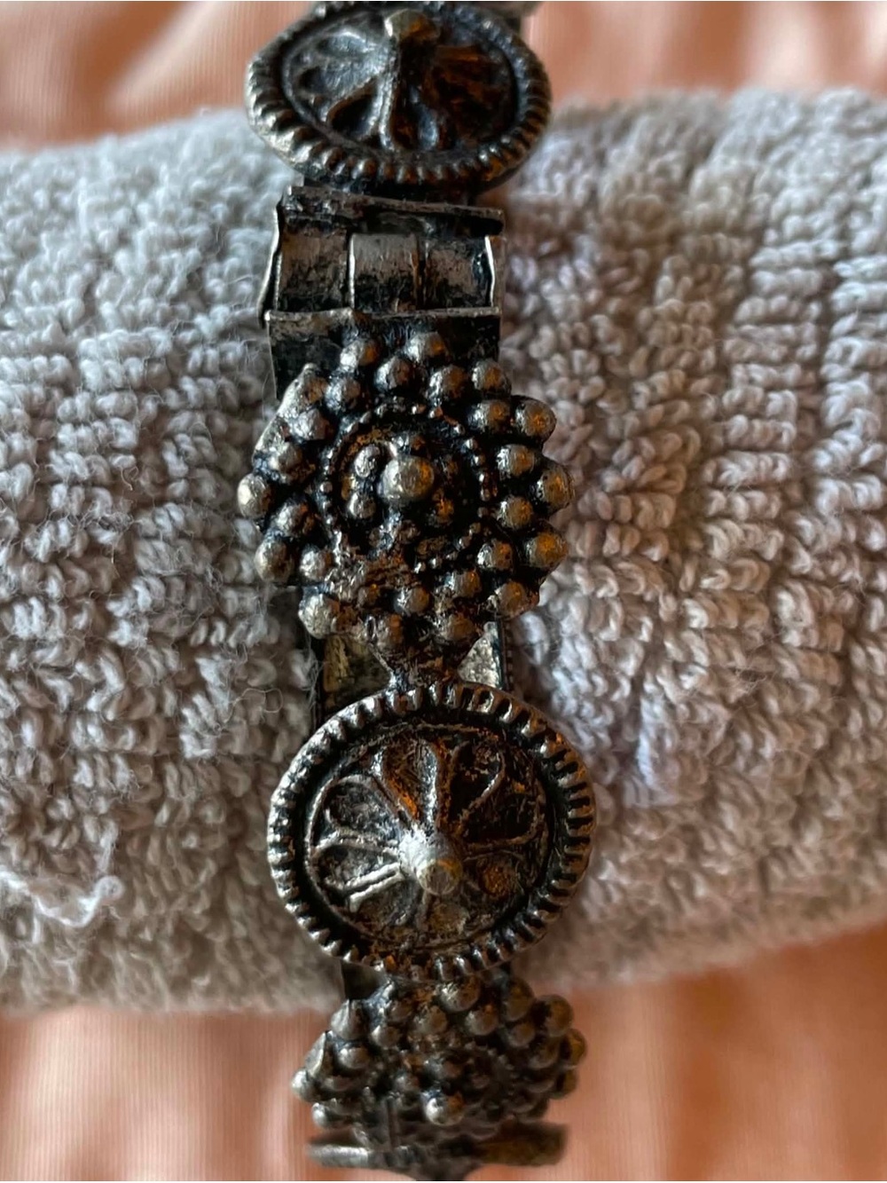 Vintage-Inspired Silver Floral Link Bracelet